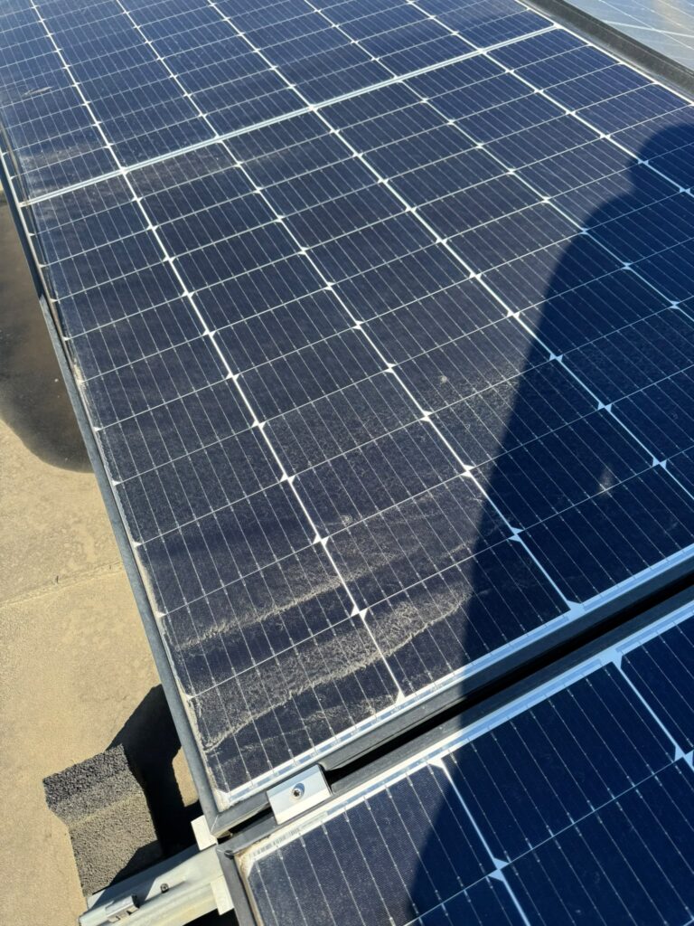 Gereinigd zonnepaneel